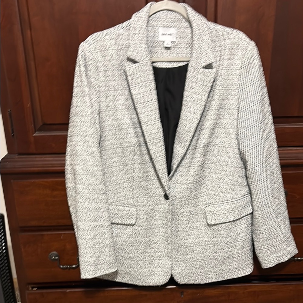 Women's White & Black Blazer